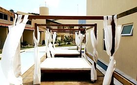 Solar Água Flats de Frente para Piscina